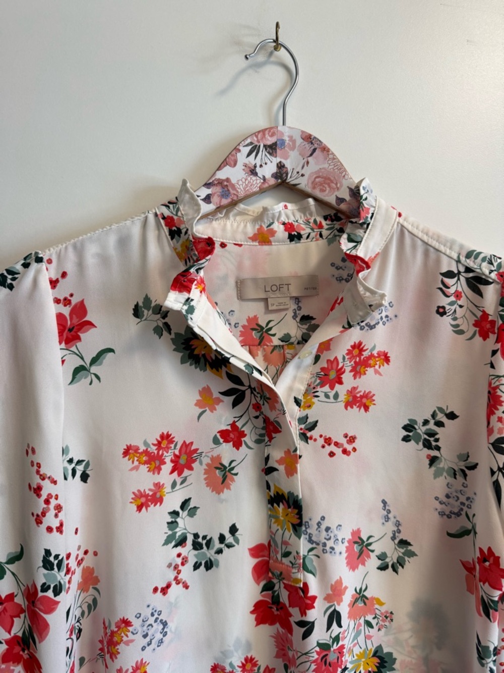 Loft White Floral Popover Blouse Top Ruffle Trim Spring Women’s SP Small Petite - Picture 2 of 7
